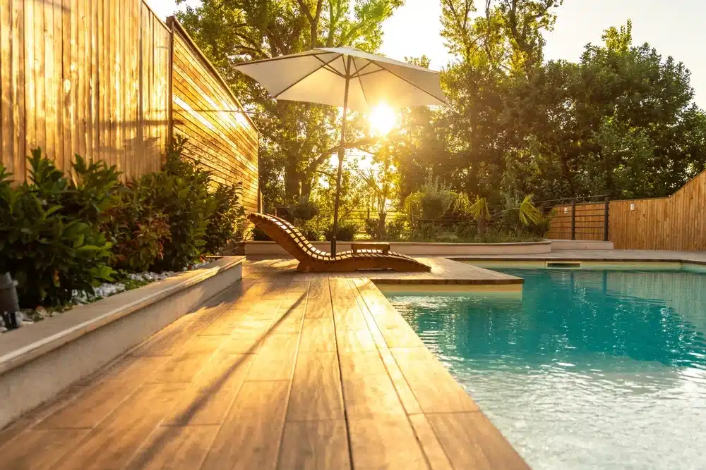 Terrasse au coucher de soleil avec vue sur les Corbières